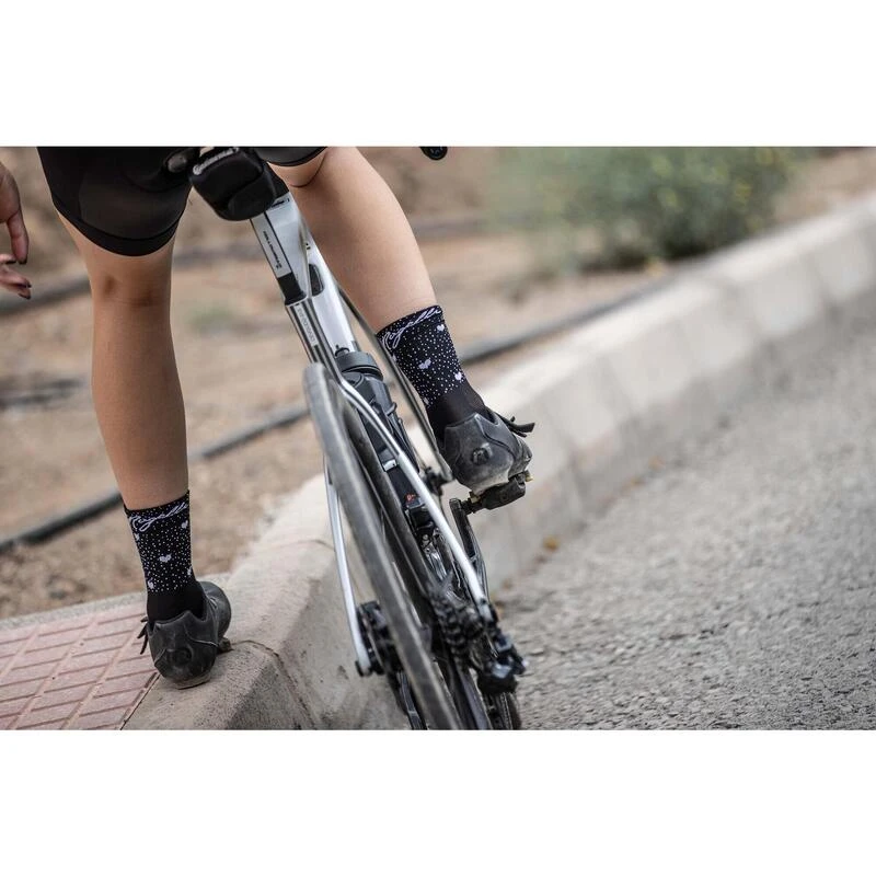 Rogelli Chaussettes Velo Femme - Hearts 5 Rogelli Chaussettes Velo Femme - Hearts – Image 3