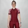 Maillot Cyclisme Femme Bordeaux Ecoresponsable 1 Maillot Cyclisme Femme Bordeaux Ecoresponsable -Vélo Mania maillot cyclisme femme bordeaux ecoresponsable