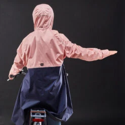 BTWIN PONCHO PLUIE VÉLO 900 ROSE / BLEU MARINE 10 BTWIN PONCHO PLUIE VÉLO 900 ROSE / BLEU MARINE -Vélo Mania poncho pluie velo 900 rose bleu marine 3