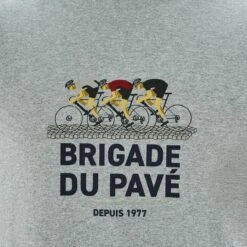 T-shirt Made In France - Brigade Du Pavé Coureur Gris 9 T-shirt Made In France - Brigade Du Pavé Coureur Gris -Vélo Mania t shirt made in france brigade du pave coureur gris 7