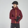 Rockrider VESTE COUPE PLUIE VELO VTT EXPL 700 BORDEAUX 2 Rockrider VESTE COUPE PLUIE VELO VTT EXPL 700 BORDEAUX -Vélo Mania veste coupe pluie velo vtt expl 700 bordeaux